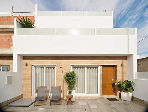 Image No.1-3 Bed Townhouse for sale