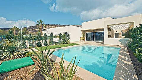 Image No.1-3 Bed Villa for sale