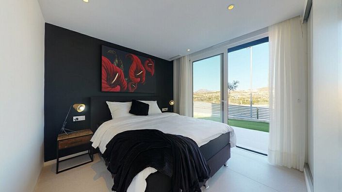 Image No.4-3 Bed Villa for sale