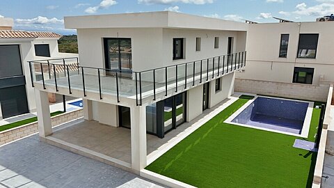 Image No.1-4 Bed Villa for sale