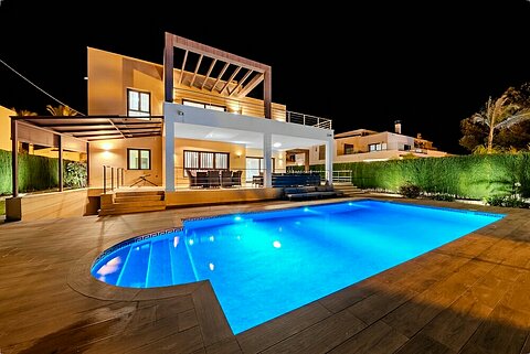 Image No.1-Villa de 5 chambres à vendre à Cabo Roig