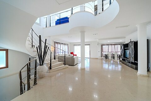 Image No.3-5 Bed Villa for sale