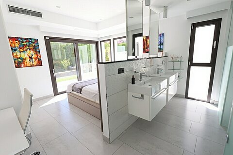 Image No.5-5 Bed Villa for sale