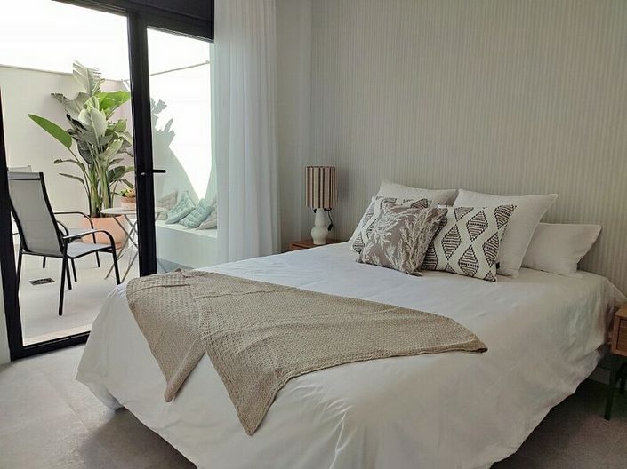 Image No.3-2 Bed Apartment for sale