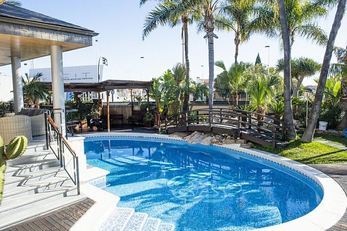 Image No.8-5 Bed Villa for sale