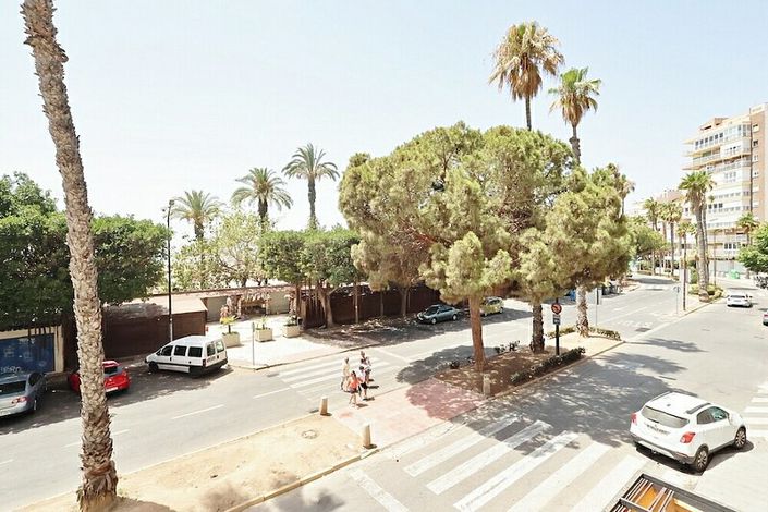 Image No.8-3 Bed Apartment for sale