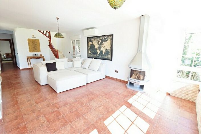 Image No.3-4 Bed Villa for sale