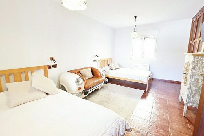 Image No.4-4 Bed Villa for sale