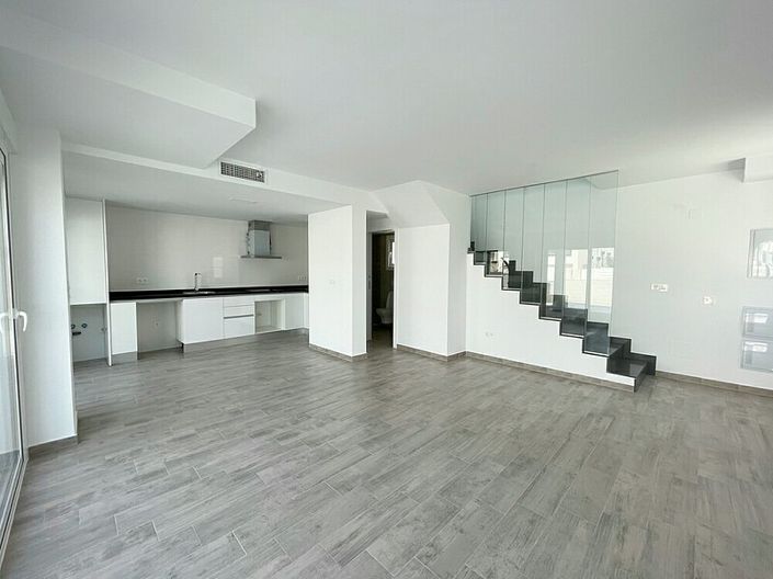 Image No.2-3 Bed Villa for sale