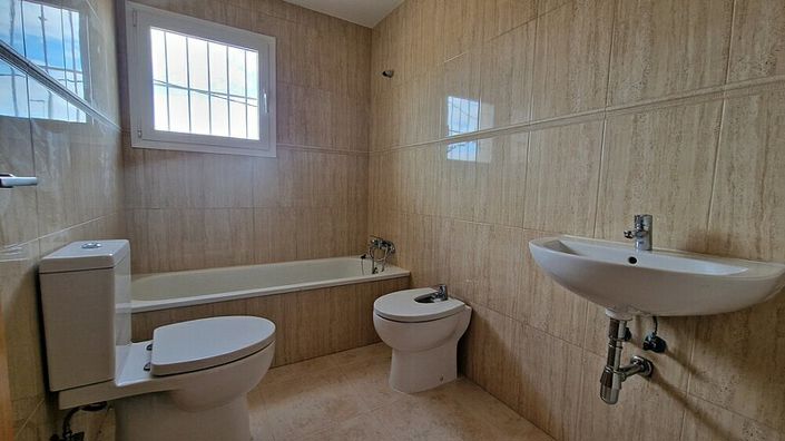 Image No.7-3 Bed Villa for sale