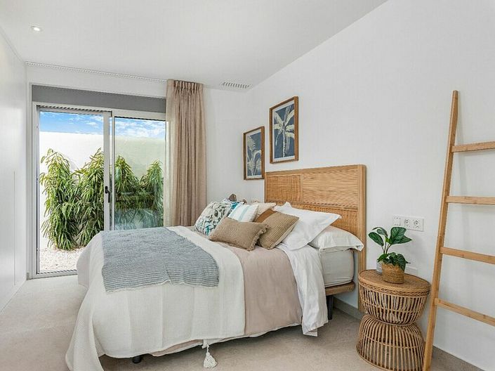 Image No.10-3 Bed Villa for sale