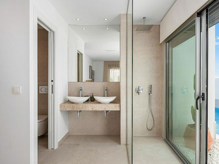 Image No.9-3 Bed Villa for sale