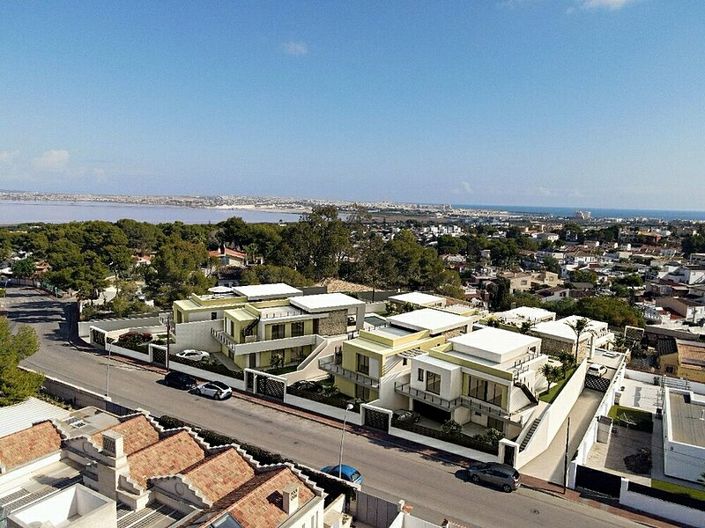 Image No.8-3 Bed Villa for sale