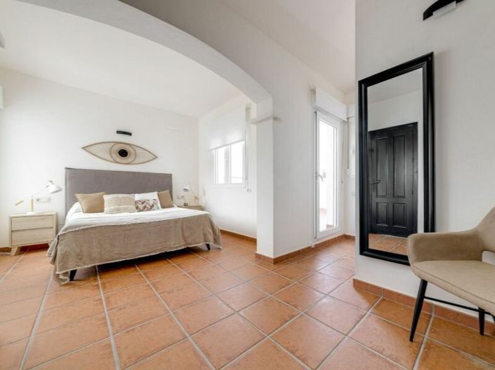 Image No.13-2 Bed Villa for sale