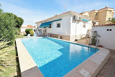 Image No.1-4 Bed Villa for sale