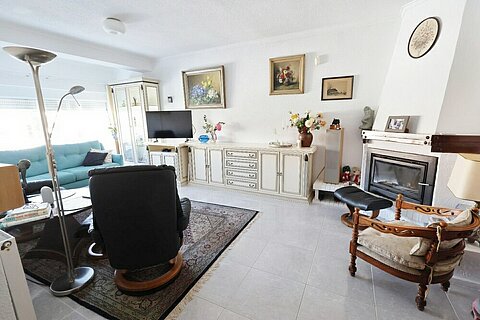 Image No.2-4 Bed Villa for sale