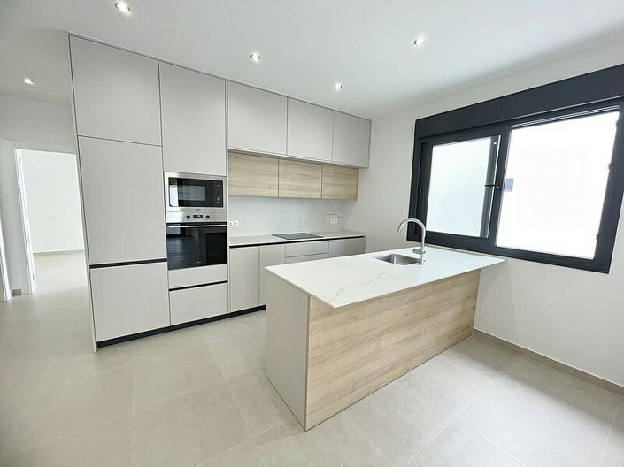 Image No.2-3 Bed Villa for sale