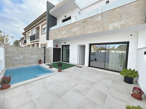 Image No.1-3 Bed Villa for sale