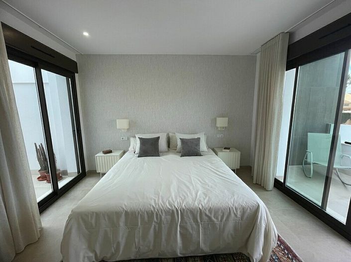 Image No.10-3 Bed Villa for sale