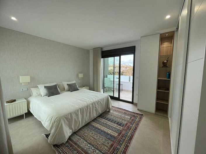 Image No.11-3 Bed Villa for sale