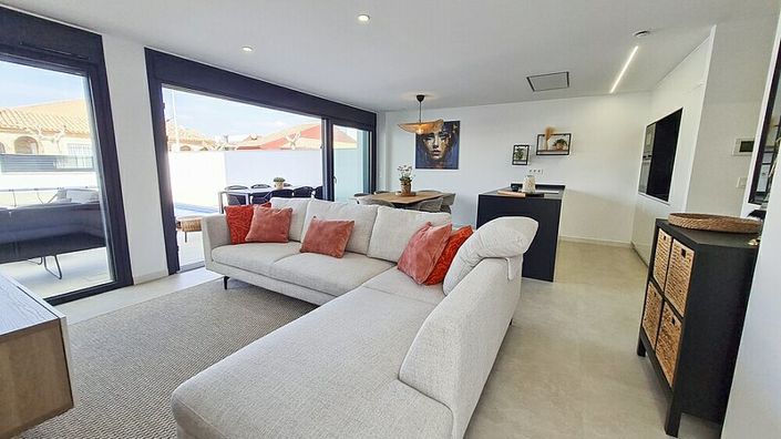 Image No.2-3 Bed Villa for sale