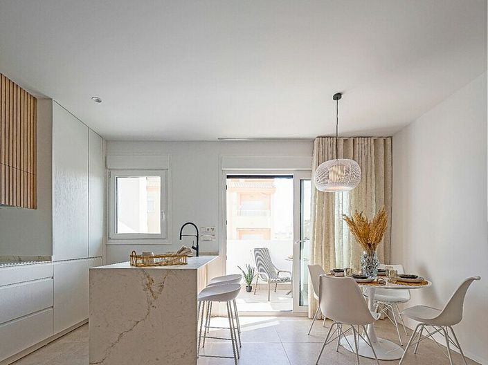 Image No.4-2 Bed Apartment for sale