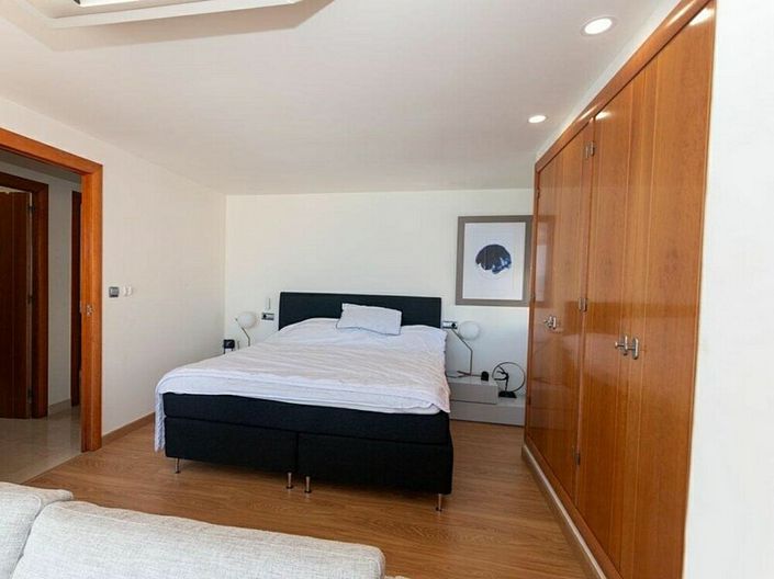 Image No.12-3 Bed Apartment for sale