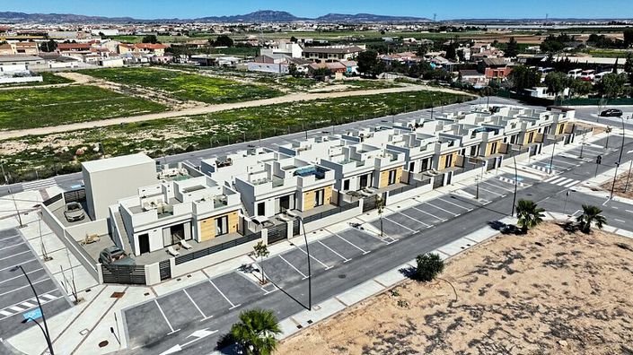 Image No.4-2 Bed Villa for sale