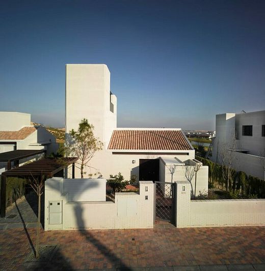 Image No.2-2 Bed Villa for sale