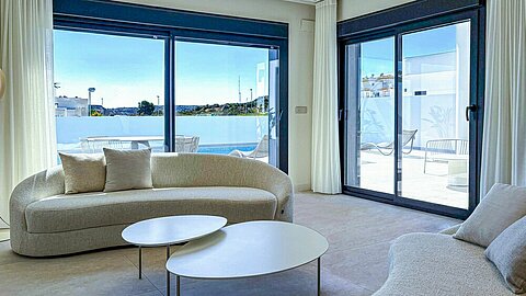 Image No.4-4 Bed Villa for sale