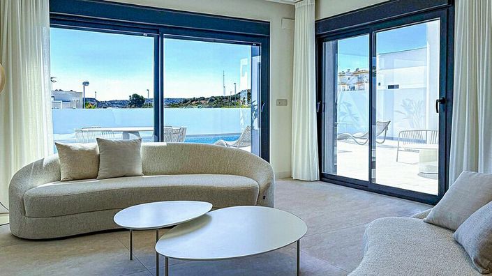 Image No.4-4 Bed Villa for sale