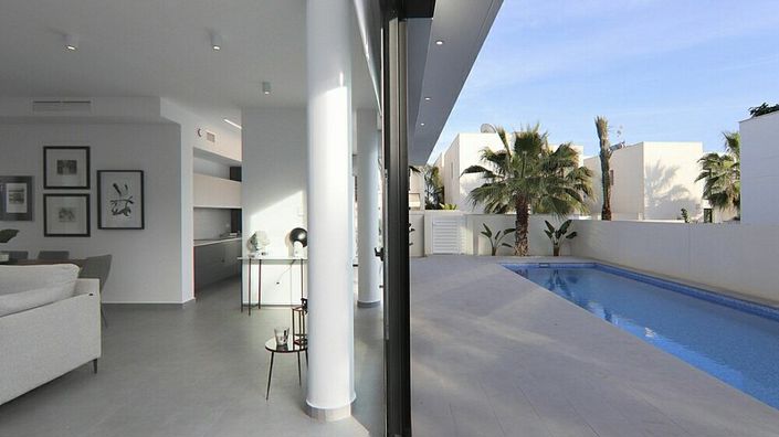 Image No.2-3 Bed Villa for sale