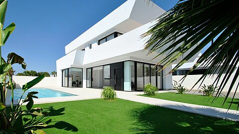 Image No.1-4 Bed Villa for sale