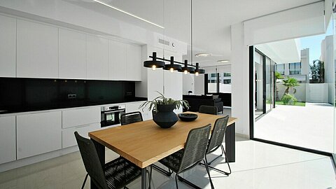 Image No.4-4 Bed Villa for sale