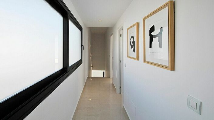 Image No.7-4 Bed Villa for sale