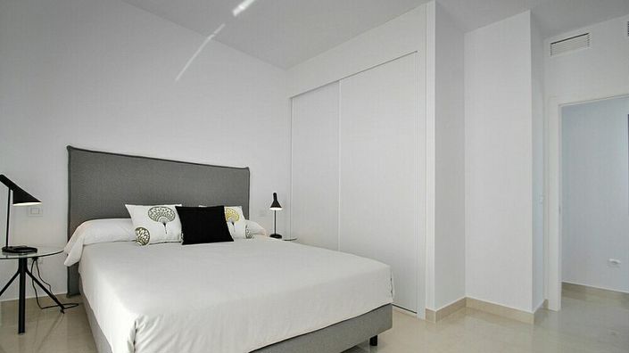 Image No.8-4 Bed Villa for sale