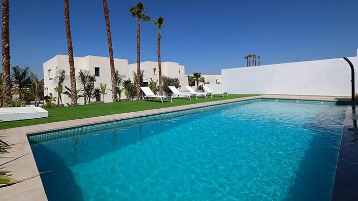 Image No.2-4 Bed Villa for sale