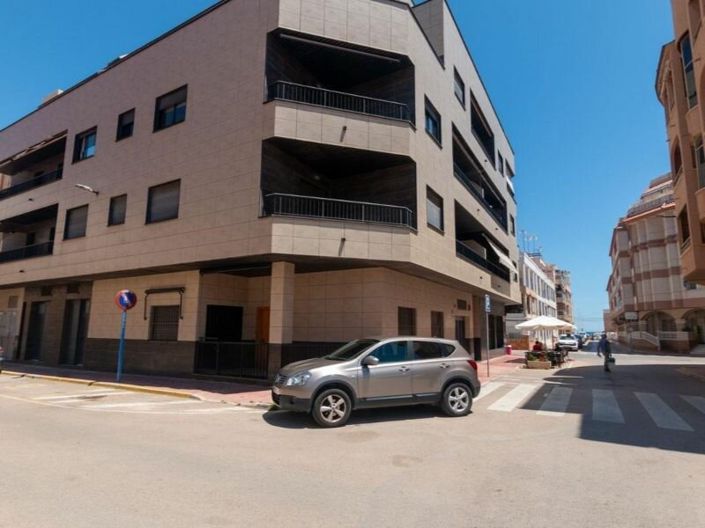 Image No.6-2 Bed Villa for sale