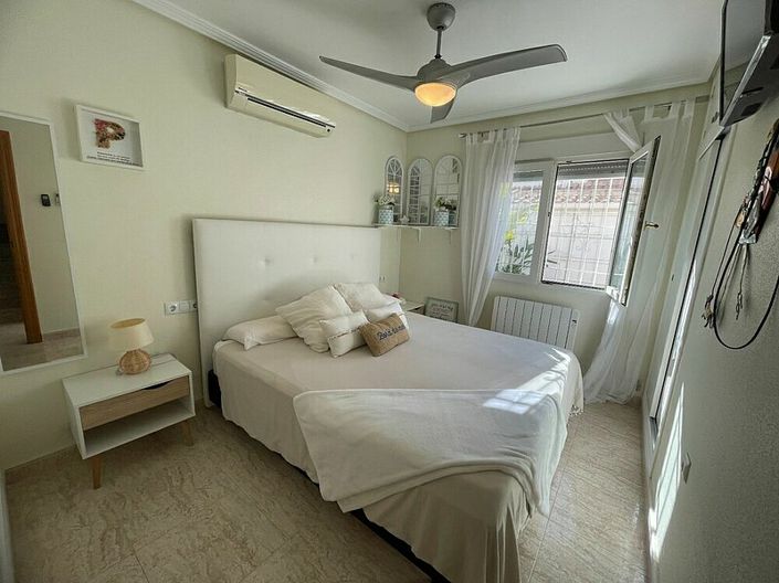 Image No.10-3 Bed Townhouse for sale