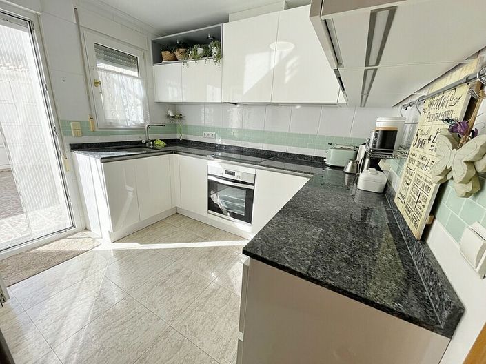 Image No.5-3 Bed Townhouse for sale