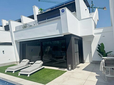 Image No.1-3 Bed Villa for sale