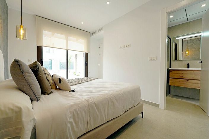 Image No.5-3 Bed Villa for sale