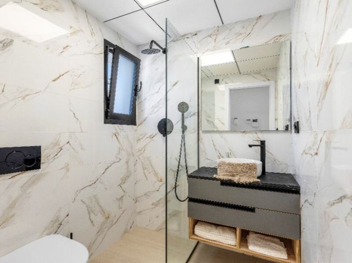 Image No.15-3 Bed Apartment for sale