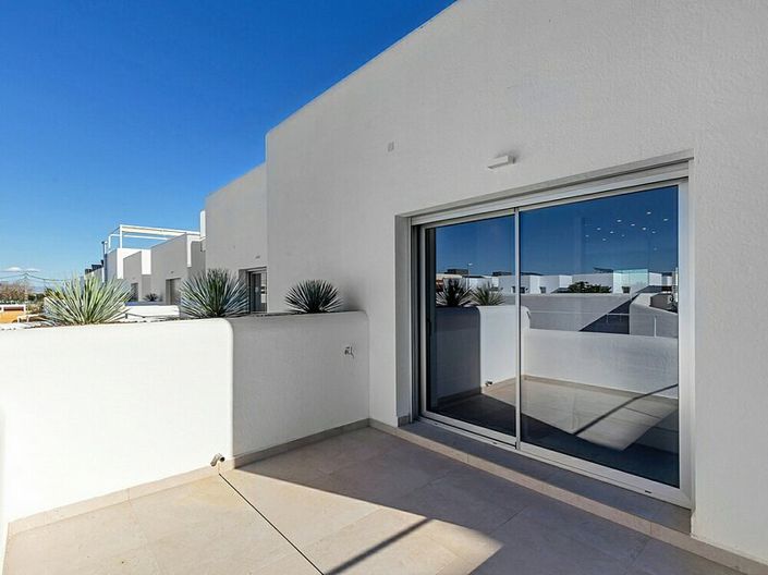 Image No.11-3 Bed Apartment for sale