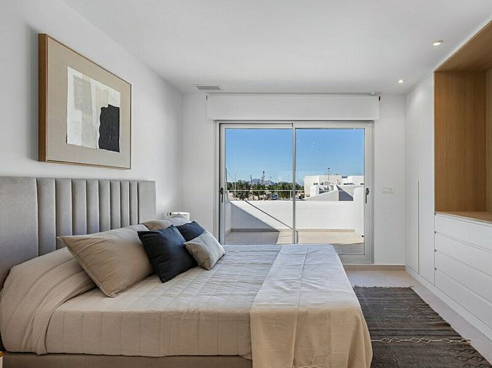 Image No.7-3 Bed Apartment for sale