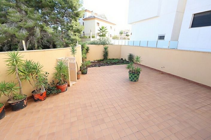 Image No.2-4 Bed Villa for sale