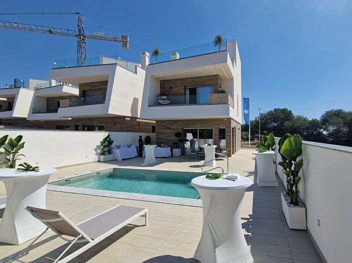 Image No.10-3 Bed Villa for sale