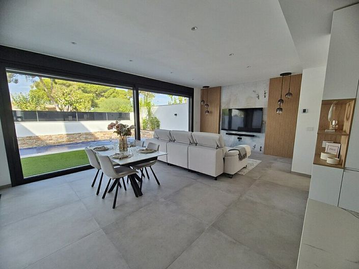 Image No.10-3 Bed Villa for sale