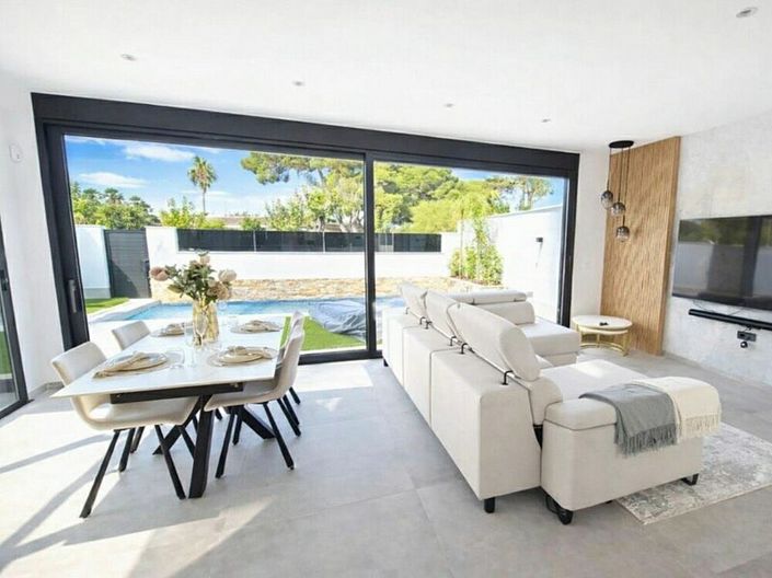 Image No.3-3 Bed Villa for sale