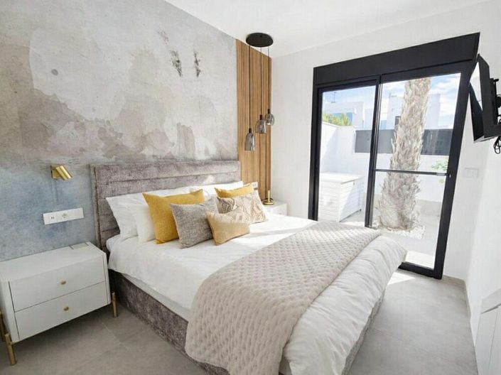 Image No.6-3 Bed Villa for sale